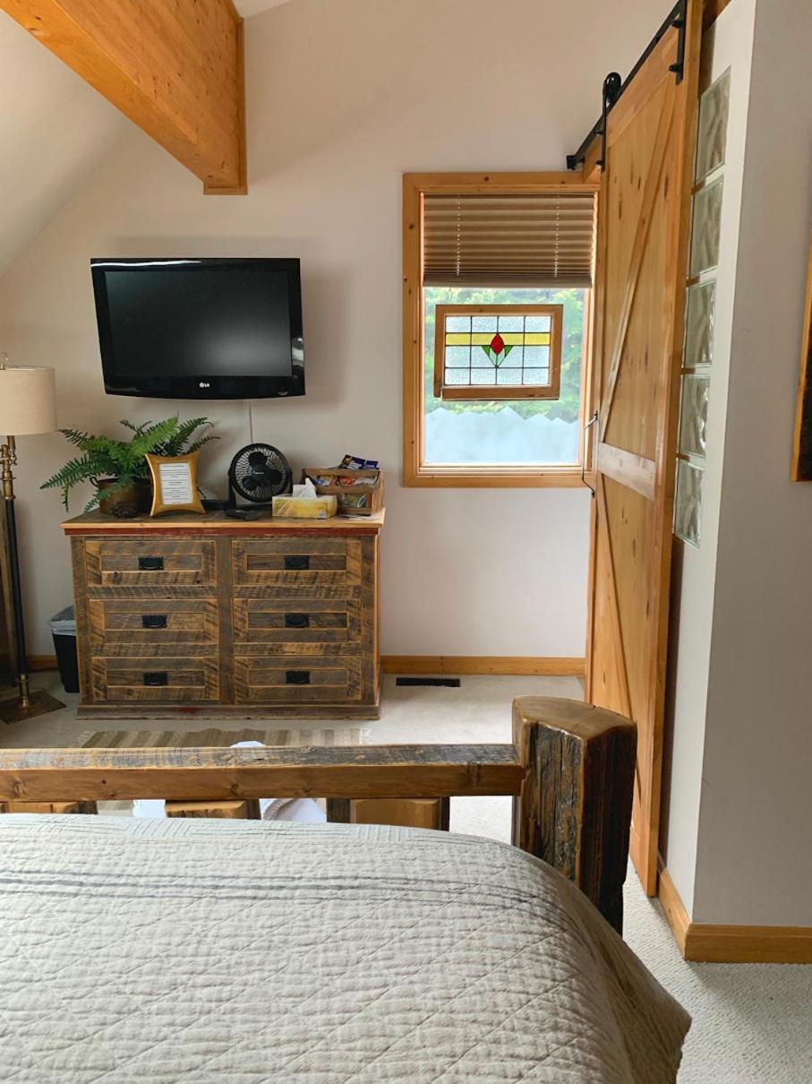 Ambleside Bed & Breakfast Canmore